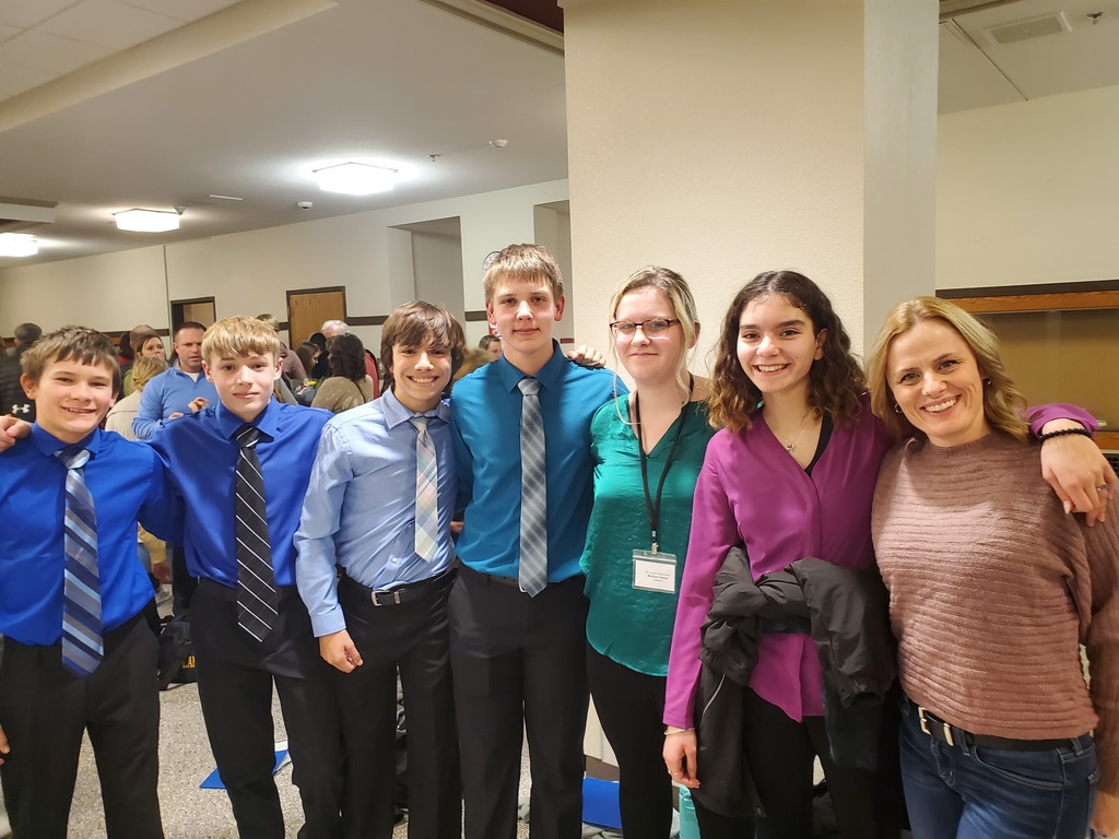 2023 Junior Honor Choir delegates with director Iwona Lewter